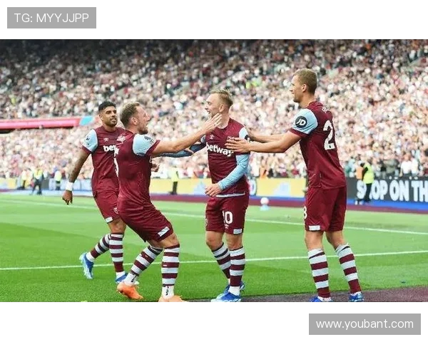 西汉姆联与伯恩利1-1战平，头球建功成焦点